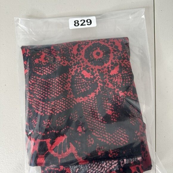 Avenue Tank Top shell Size 26 Red Black Velvet Floral Elegant - Picture 3 of 10